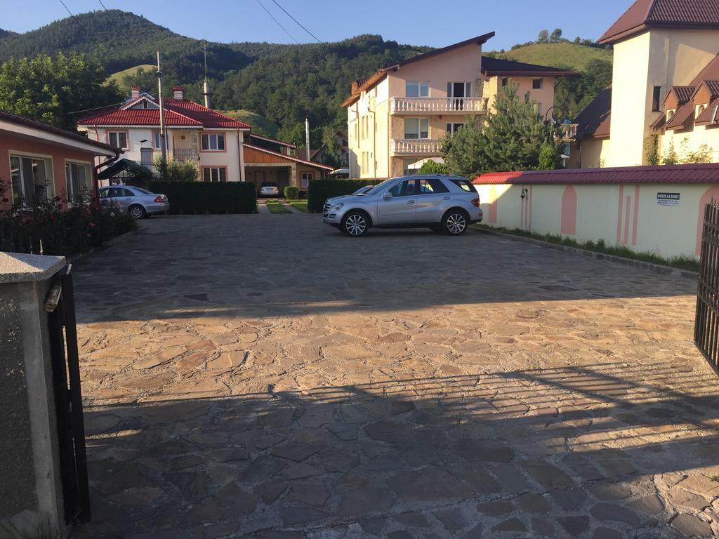 Pensiunea Flora Πιάτρα Νέαμτς Εξωτερικό φωτογραφία
